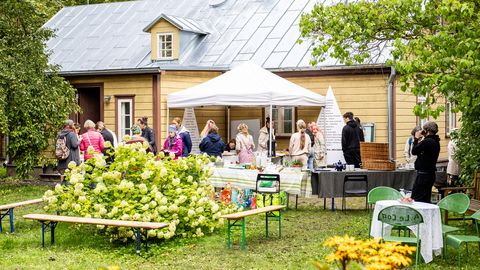 GALERII JA VIDEO ⟩ Kuressaares toimus igasügisene Õunakohvikutepäev