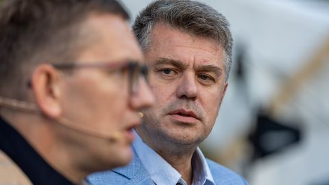 URMAS REINSALU ⟩ Kui Michal tagasi ei astu, on põhjust umbusaldust avaldada. Siis vastutavad juba kõik saadikud