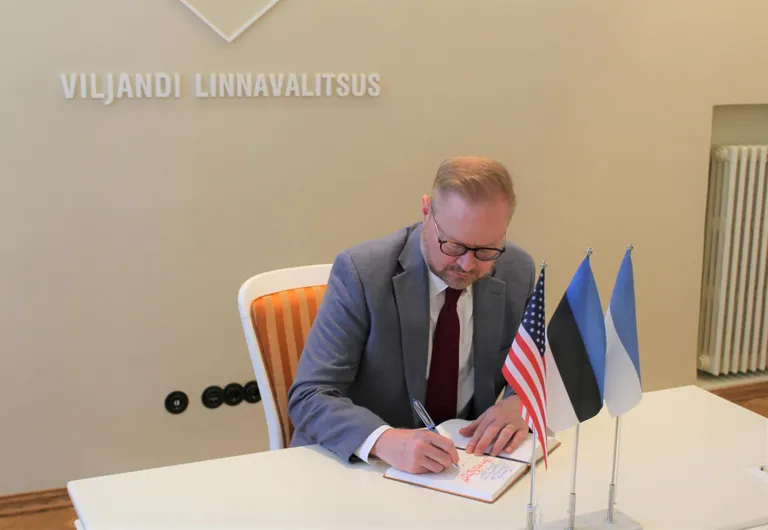 Viljandit külastas USA ajutine asjur Brian Roraff