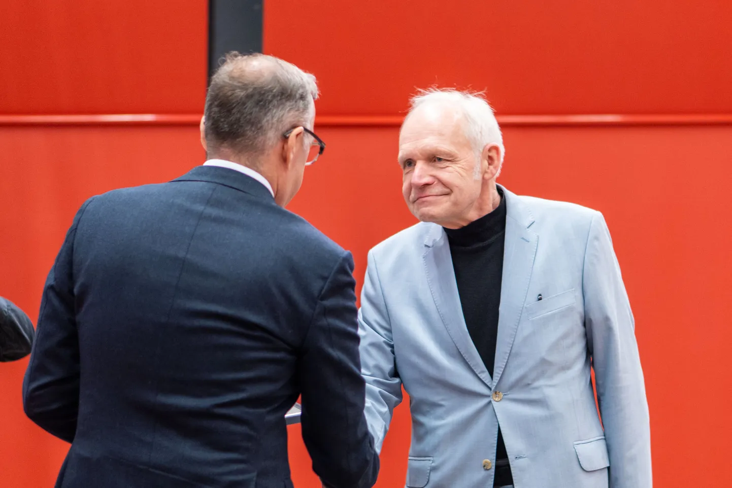 Eesti looduskaitse kõrgeima tunnustuse ehk Eerik Kumari nimelise looduskaitsepreemiaga tunnustati tänavu Tartu Ülikooli biosemiootika professorit Kalevi Kulli.