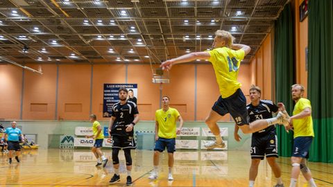 Viljandi käsipallimeeskond alustas hooaega võiduga, kuid mäng oli heitlik