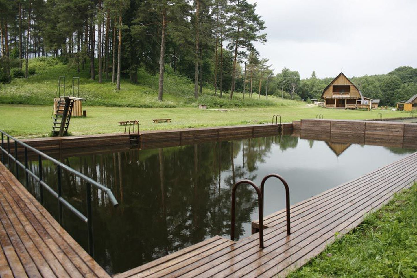 Viljandi Uueveski puhkekeskust hooldama asunud osaühing on loonud veemõnude nautimiseks head võimalused.