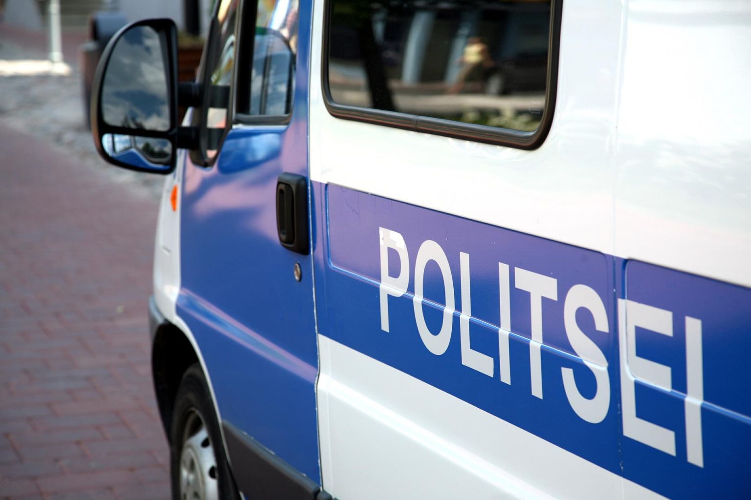 Politseile teatati eile kahest liiklusavariist Viljandi maakonnas.