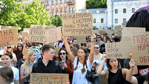 ANALÜÜS ⟩ Kuidas tuleb Ukraina välja kriisist, mille põhjustas Zelenskõi otsus vallandada kaitseminister?