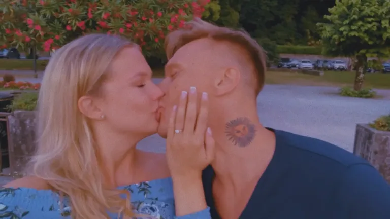 Tanel Padar ja Lauren Villmann muusikavideos "Tartust Pariis".