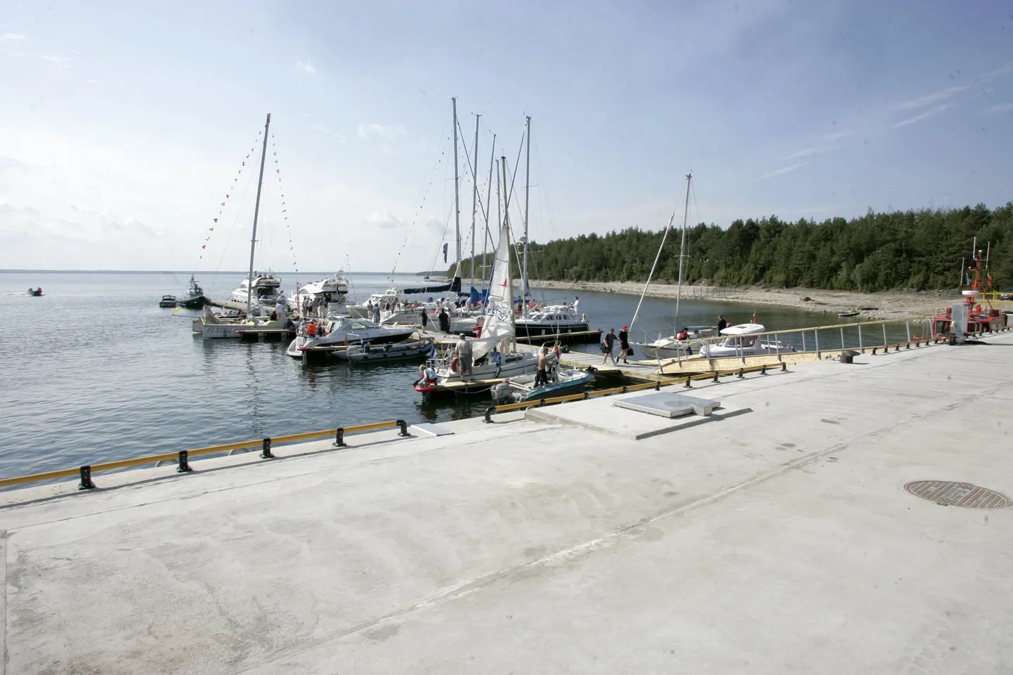 Süvasadam aastal 2006. Siis toimus seal võidupüha mereparaad.