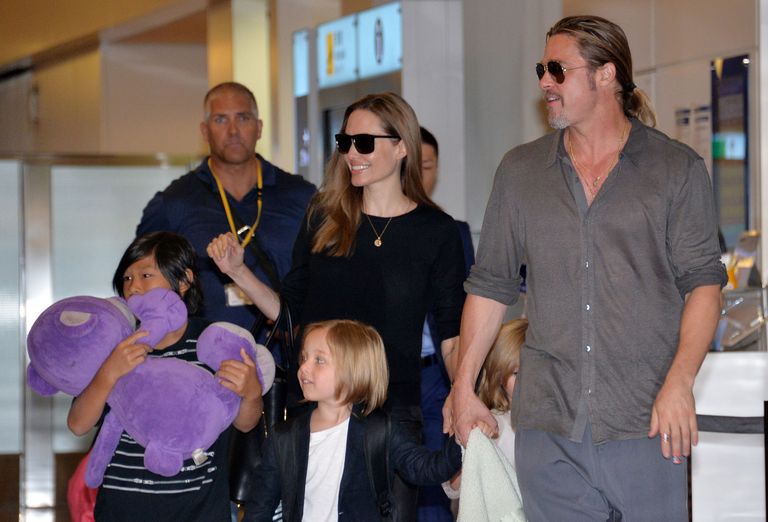 Angelina Jolie ja Brad Pitt lastega 2013.