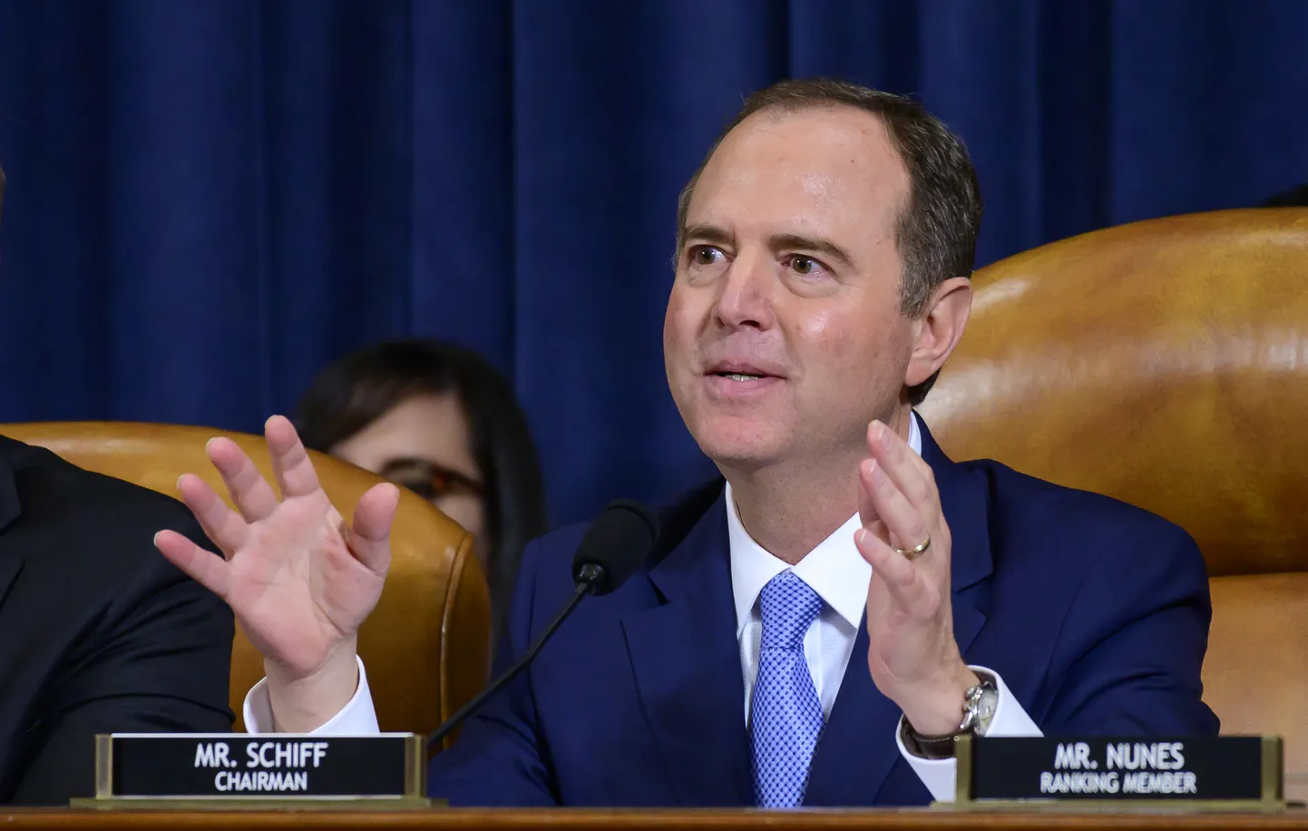 USA presidendi tagandamisjuurdluse üks juhte, esindajatekoja luurekomitee demokraadist esimees Adam Schiff 21. novembril Kapitooliumil juurdluse avalikul istungil.
