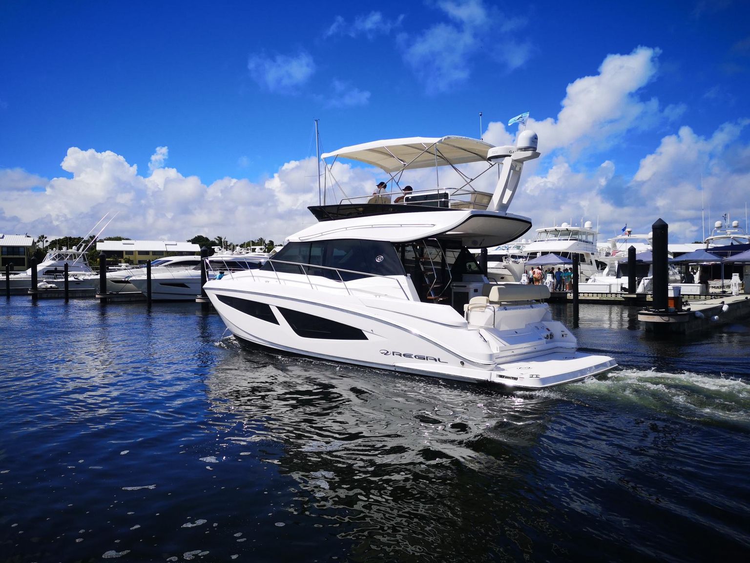 USA paadivalmistaja Regal Boats mudel 42. FOTO: Jaano Martin Ots