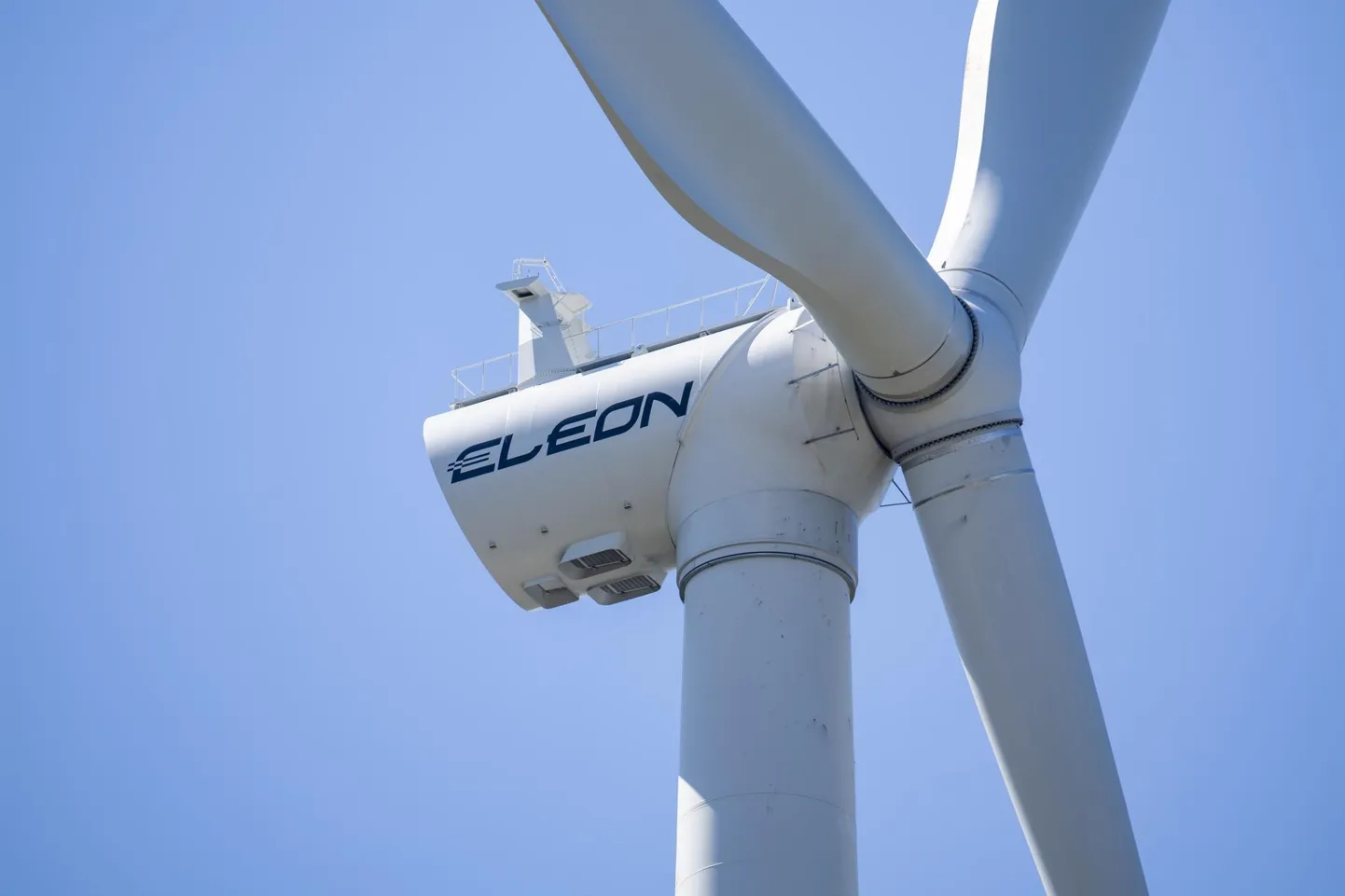 Viljandi valla​volikogus opositsioonis olevad EKRE fraktsiooni liikmed on koostanud eelnõu vallas tuuleenergia eriplaneeringu lõpetamise kohta. Nüüd soovivad nad teada, miks seda ei ole volikogu istungi päevakorras.