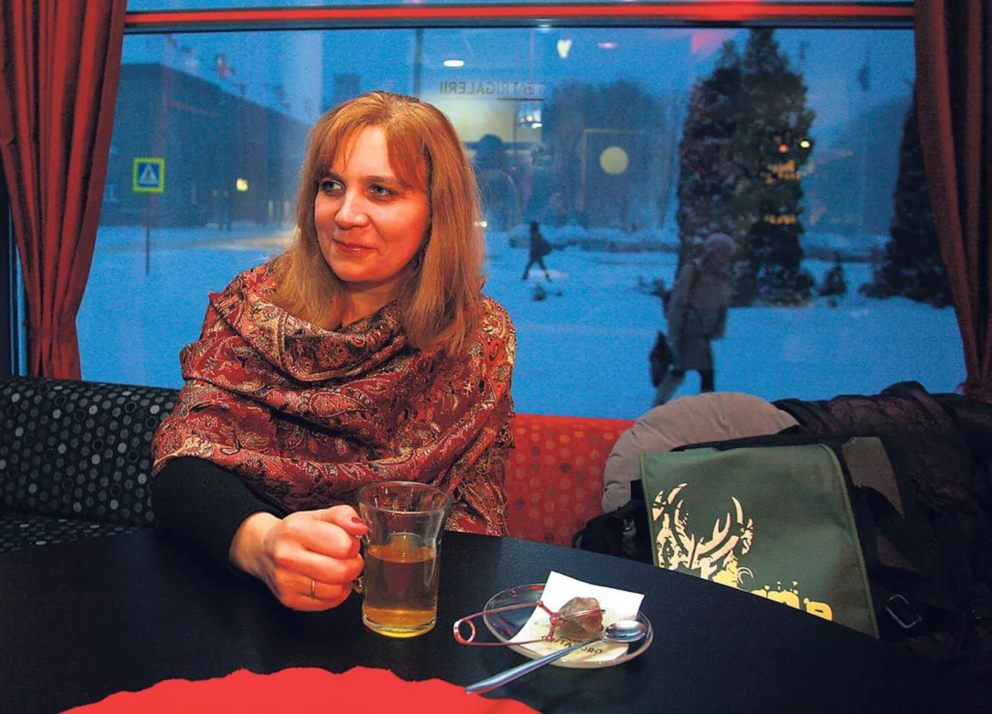 Metsamajanduse insener, erametsanõustaja Kadri-Aija Viik on Pärnumaa aasta sädeinimene 2010, kes oskab kaasinimest kuulata, talle hüva nõu anda ja säraga silmis tegevusse kaasata.