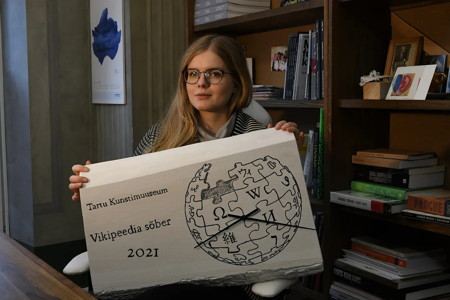 Vikipeedia sõbra auhinna võttis vastu Tartu kunstimuuseumi direktor Joanna Hoffmann.