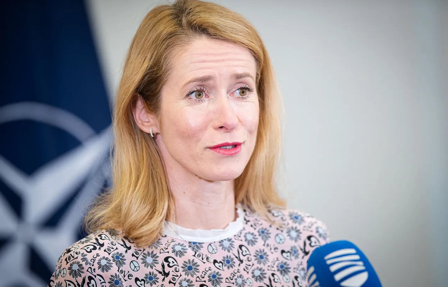 Peaminister Kaja Kallas reedel pressikonverentsil Stenbocki majas.