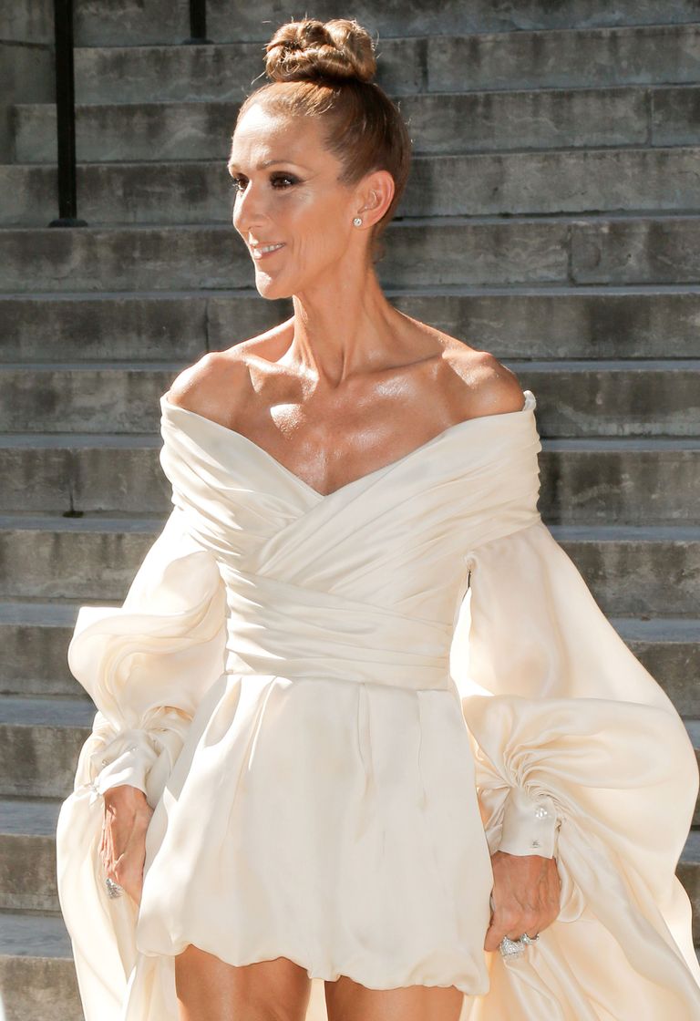 Celine Dion Pariisi moenädalal, kus väisas Alexandre Vauthier Haute Couture mõesõud. 2019.