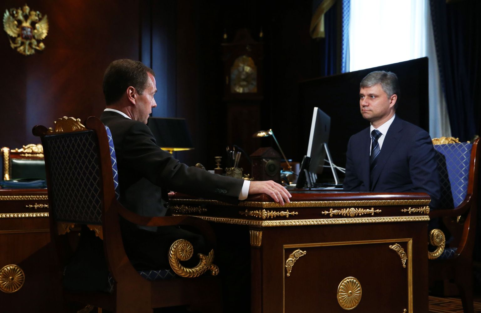 Venemaa peaminister Dmitri Medvedev (vasakul) ja Vene Raudtee uus juht Oleg Belozerov.