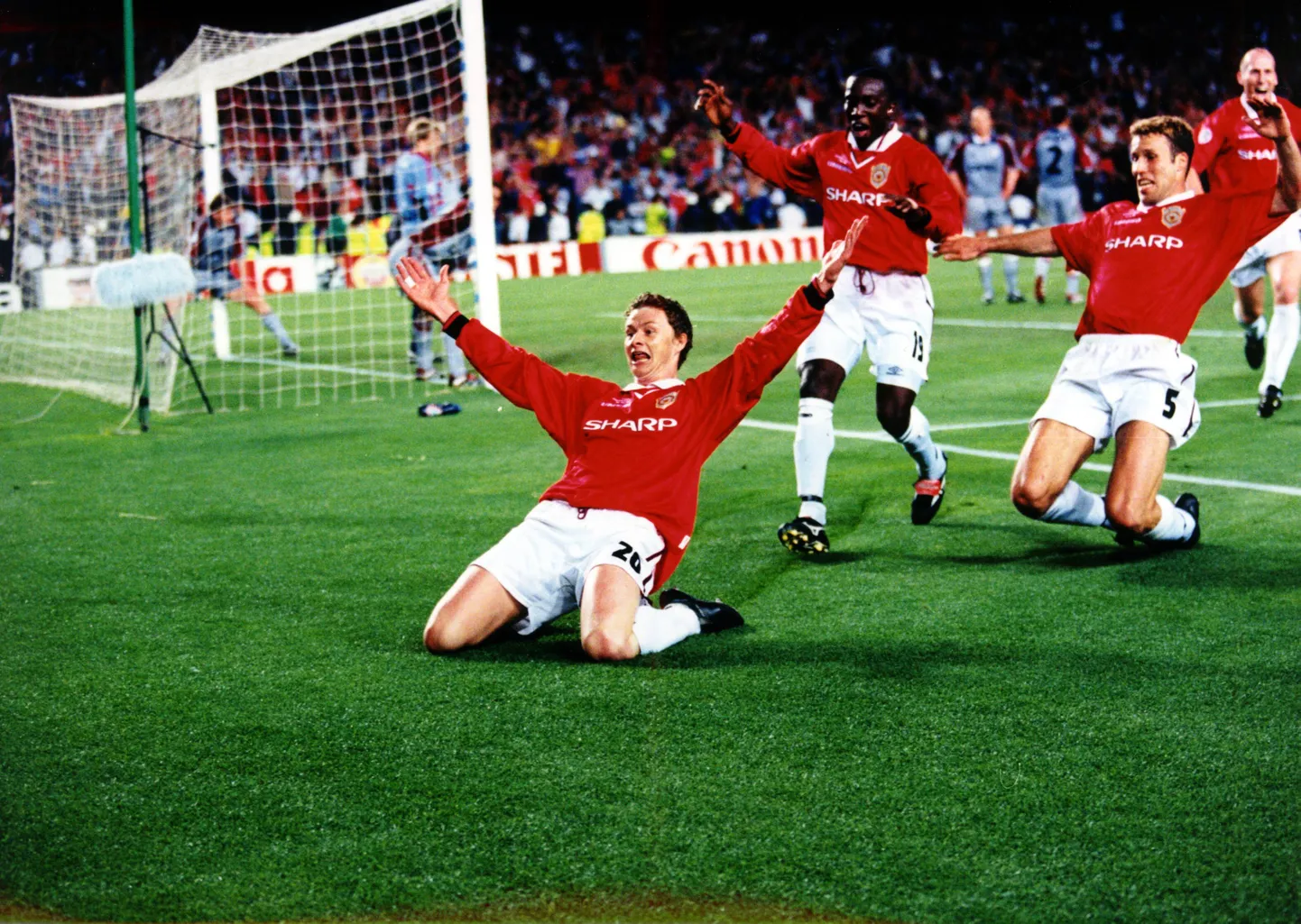 Hullumeelne õhtu Barcelonas 1999. aastal lõppes Ole Gunnar Solskjaeri (esiplaanil) värvavaga.