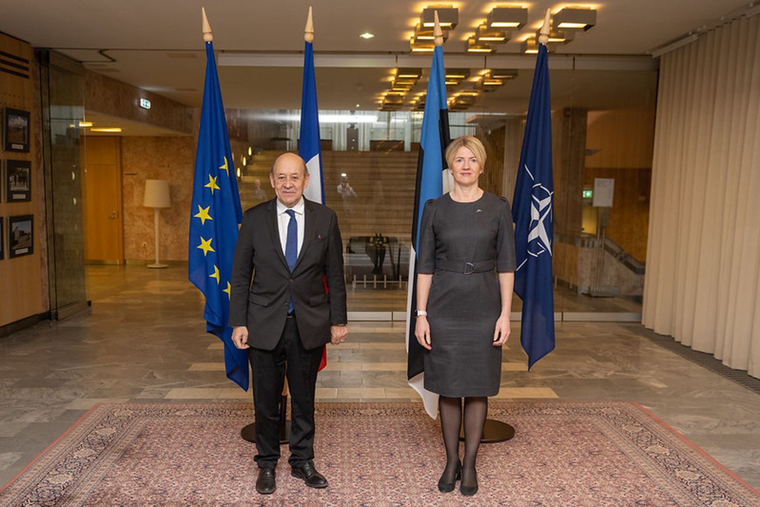 Министр иностранных дел Эва-Мария Лийметс встретилась с министром иностранных дел Франции Жан-Ивом Ле Дрианом.