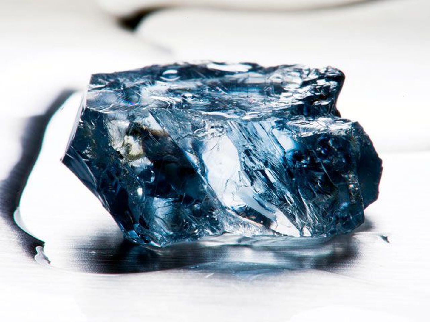 В ЮАР объявили о находке редкого голубого алмаза весом 25,5 карата.
