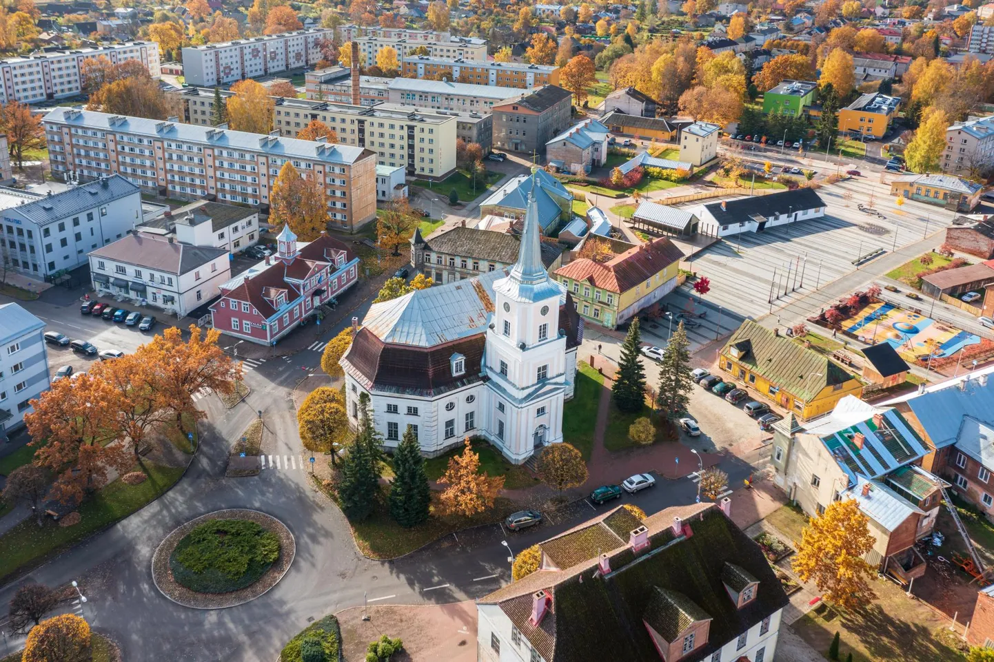 Valga linn linnulennult.