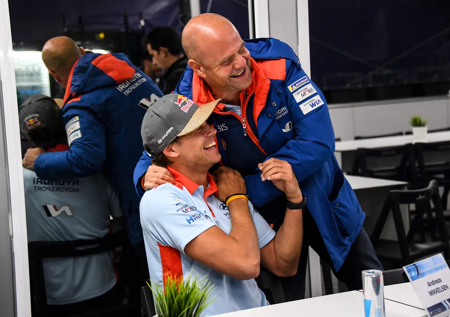 Andreas Mikkelsen ja Andrea Adamo.