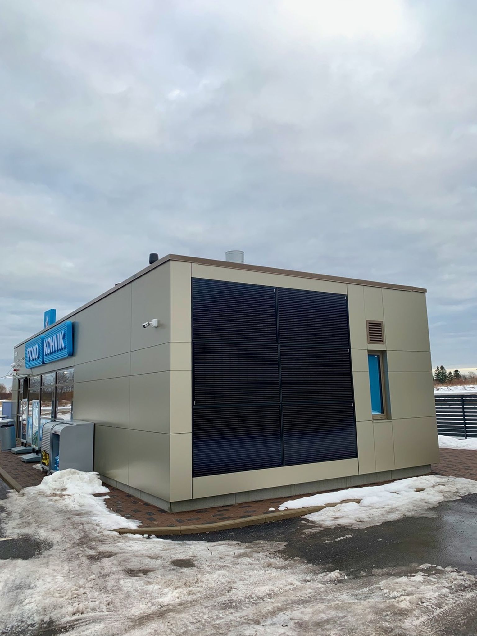 Esimese ärikliendina võttis Go Verticu päikeseelektrit tootva seina kasutusele Eesti energiaettevõte Alexela.