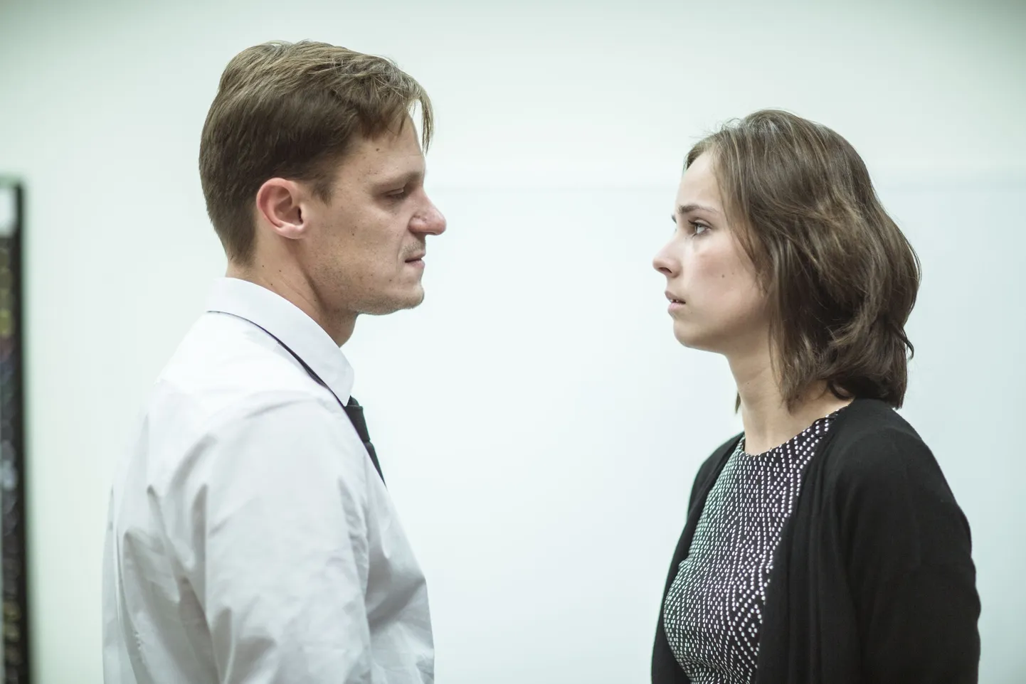 Klaudia Tiitsmaa ja Janek Vadi lavastuses «Oleanna».