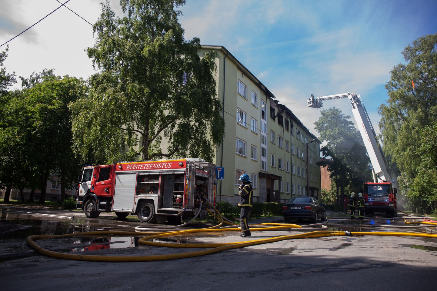 Põhja-Tallinnas Nisu tänaval puhkes juunis gaasiplahvatuse tõttu neljakorruselises kortermajas tulekahju.
