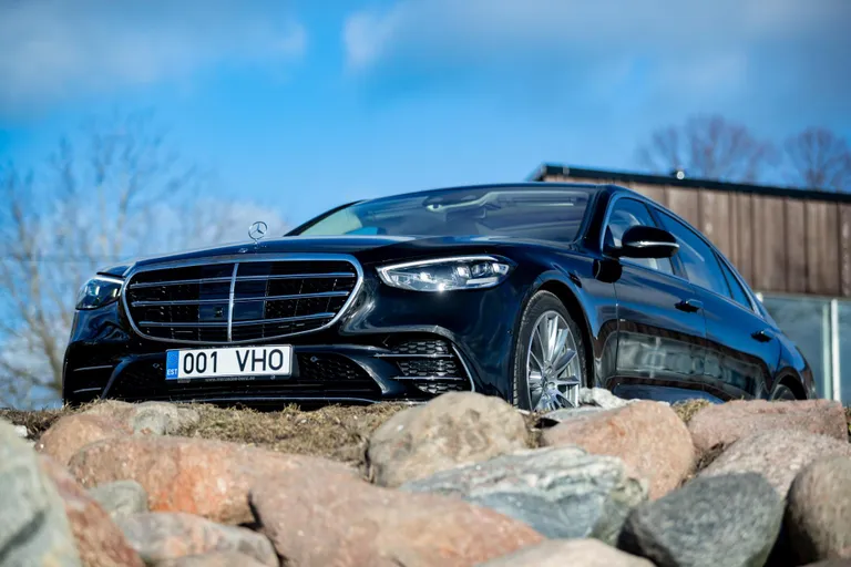 Hind? Mercedes-Benz S 500 L 4Matic maksab alates 134 040 eurost, prooviauto hind lendab üle 170 000 euro.