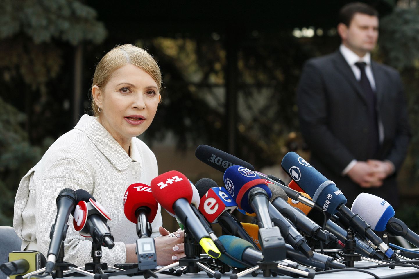 Julia Tõmošenko kinnitas 27. märtsil, et on valmis saama Batkivštšina presidendikandidaadiks.