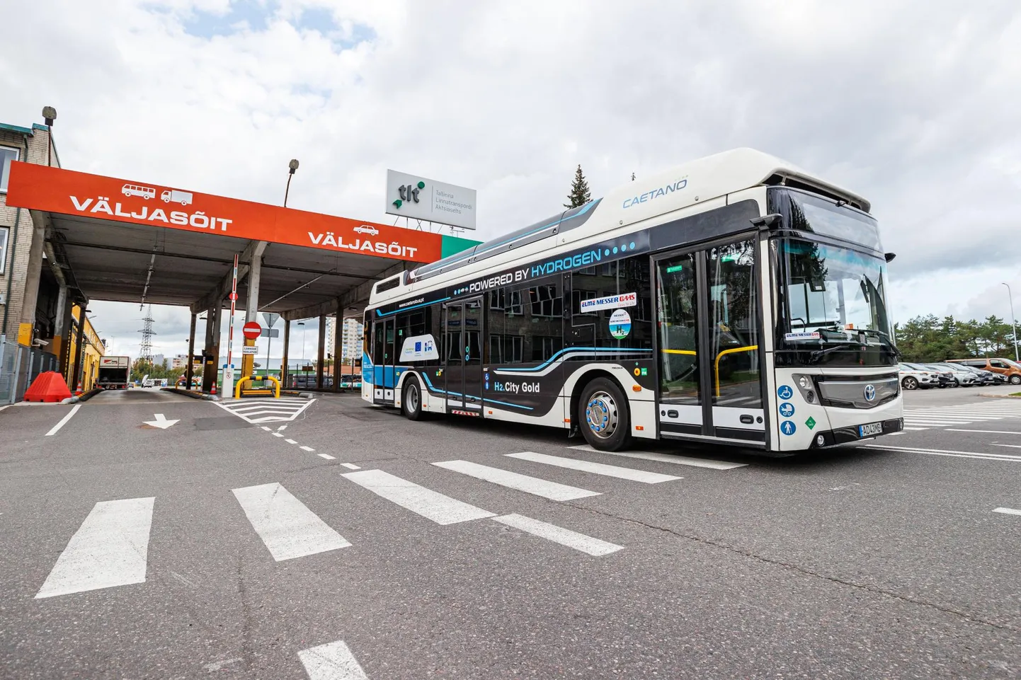 Vesinikubuss sõidab liinil nr 16 vaid ühe päeva.