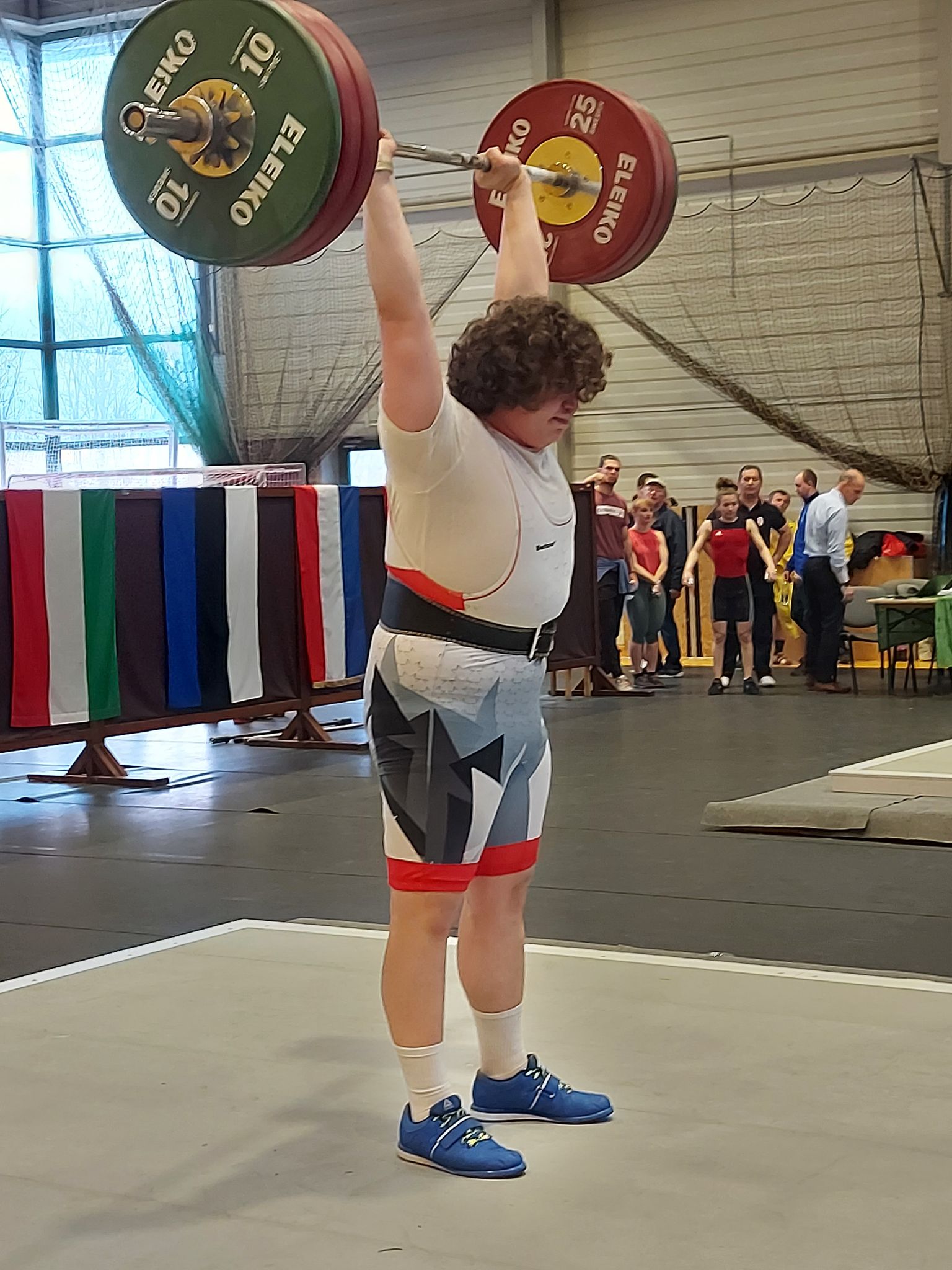 SK Vargamäe tõstjad võistlesid Budapestis. Roomet Väli tõukas 145 kg.