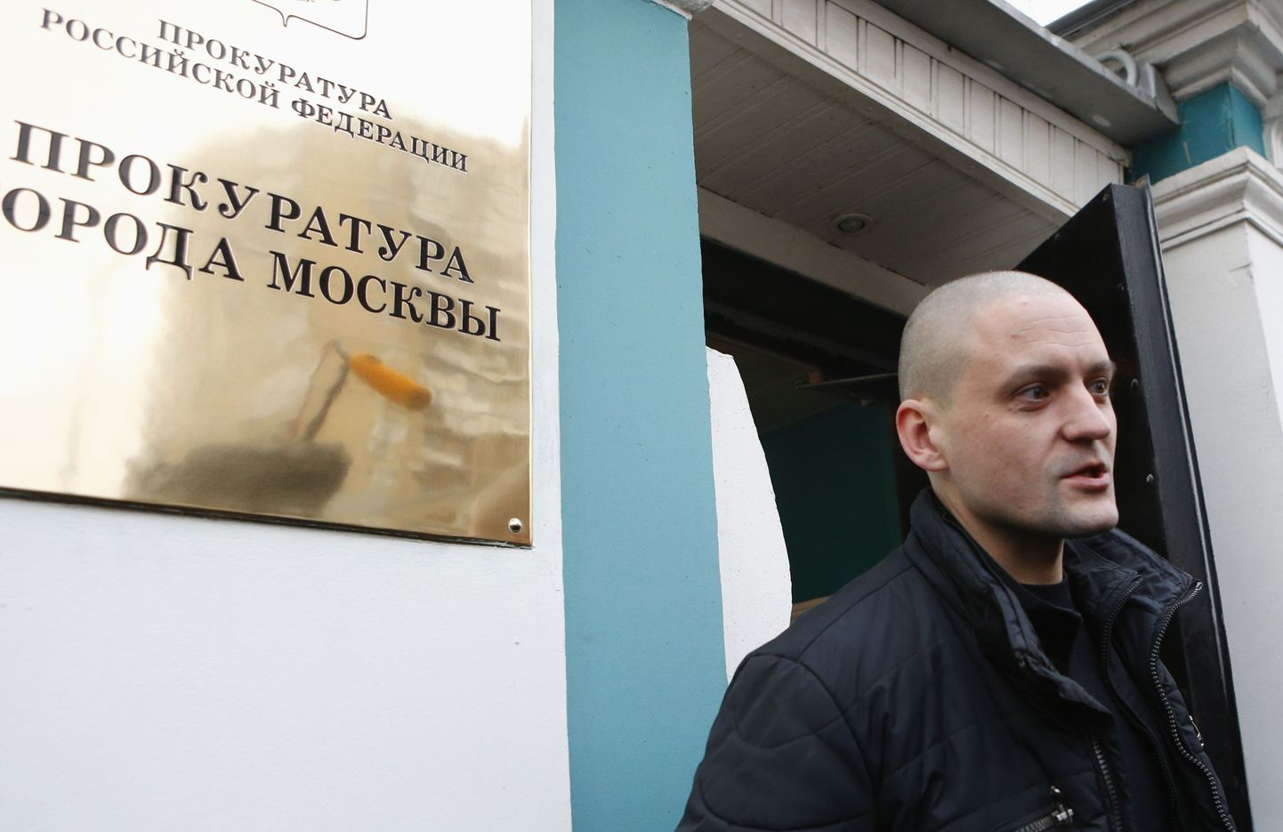 Sergei Udaltsov täna Moskva prokuratuuri juures.