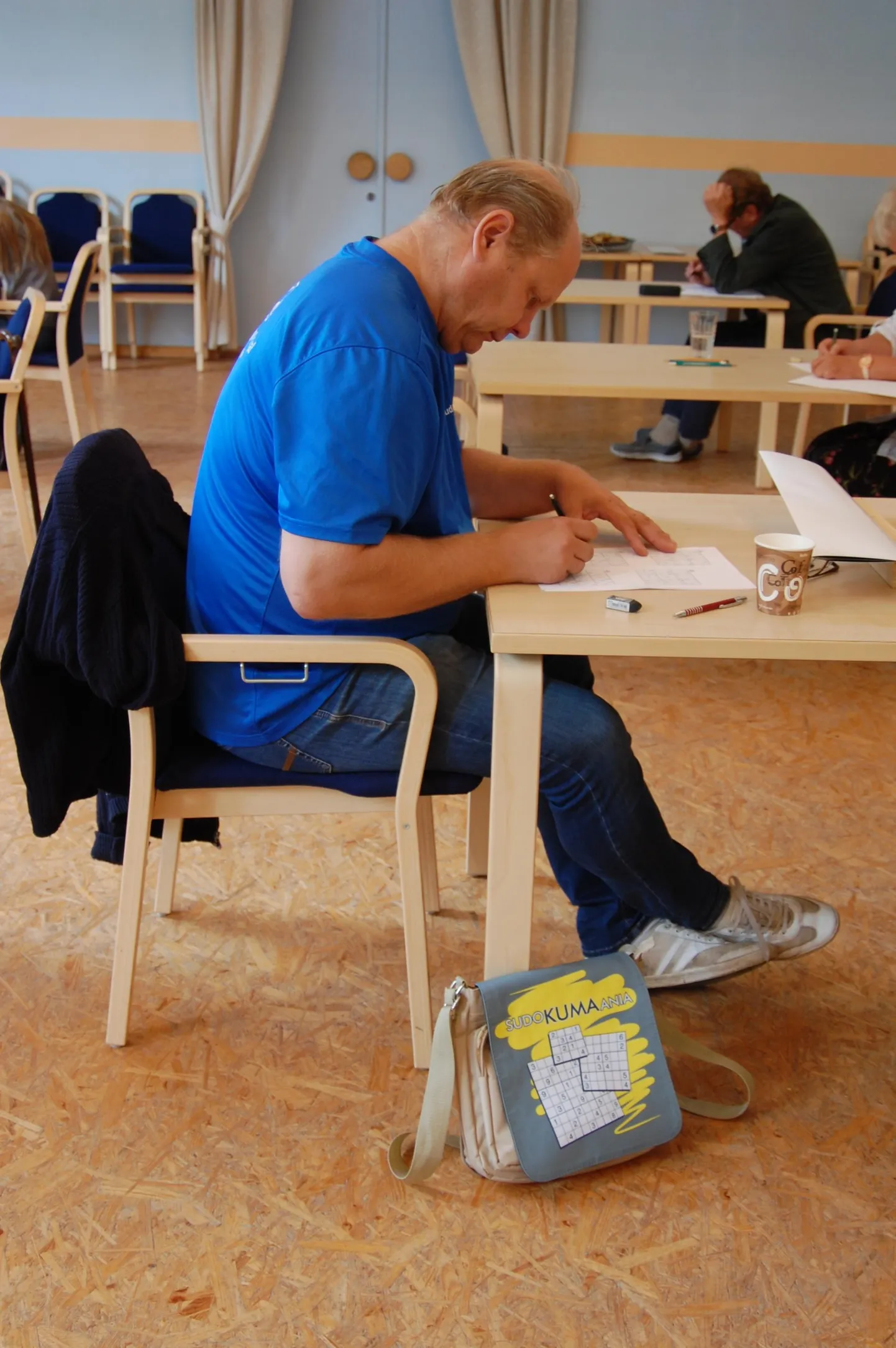 Eerik Lumiste on viimaste aastate Lääne-Virumaa meister sudokude lahendmises. Laupäeval korraldab ta koos Jaanus Laidnaga kodukandis Veneveres turniiri, mille raskustase on kõigile nutti mööda.