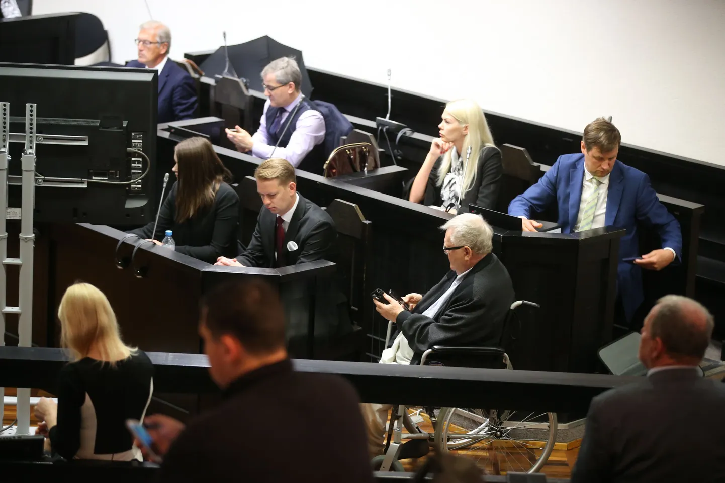 Algas kohtuprotsess Edgar Savisaare üle.