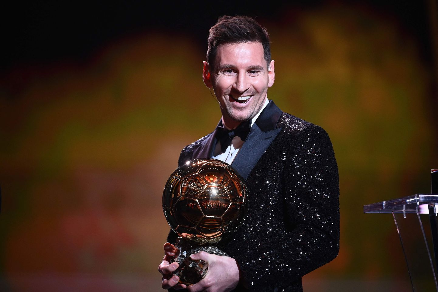 Argentina Jalgpallistaar Lionel Messi sai juba seitsmendat korda jalgpallimaailma kõige mainekama individuaalse auhinna Ballon d’Ori.