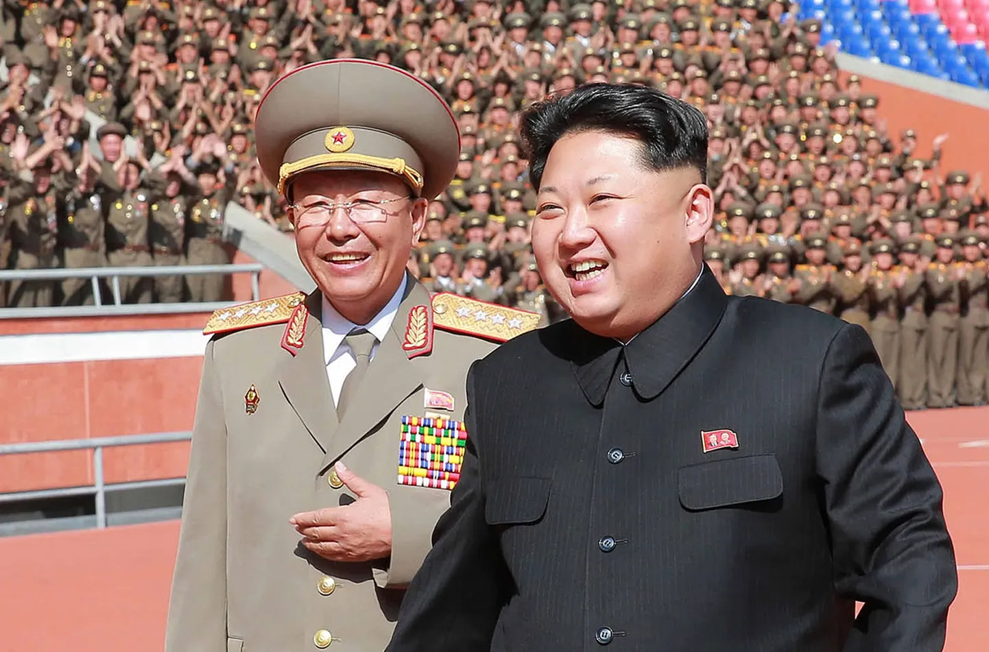 Kim Jong-un sõjaväeparaadil.