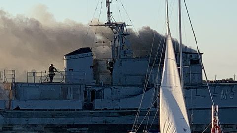 Noblessneri sadamas põles vana sõjalaev