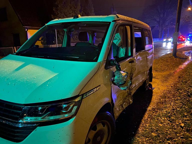 Pärnus Raekülas juhtunud liiklusõnnetuses sai kannatada viis inimest.