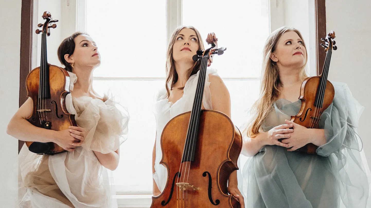 “Trio Baltia”: altiste Jevgēnija Frolova, čelliste Anna Veselova un vijolniece Paula Šūmane.
