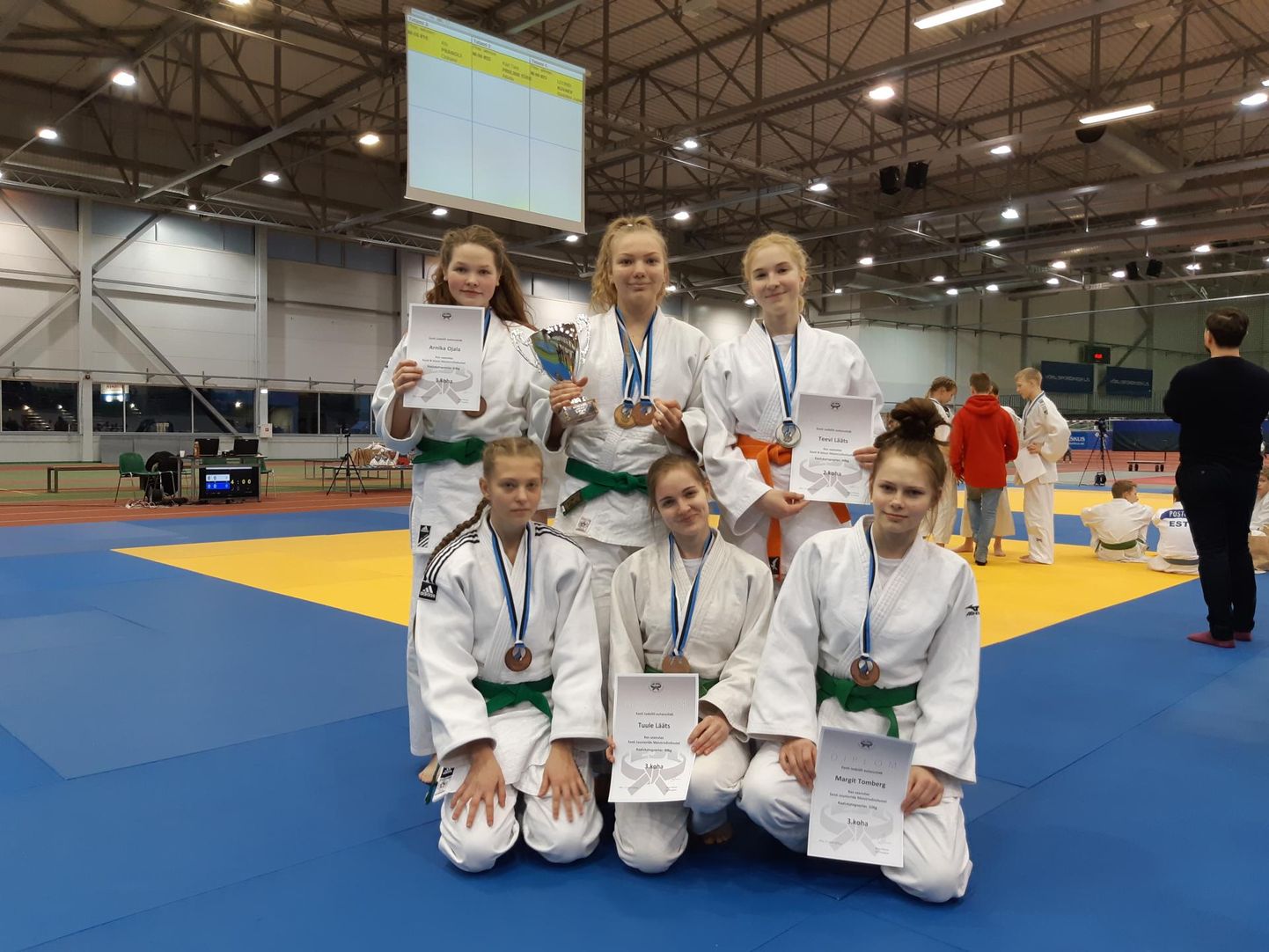 Pärnu judoklubi Samurai oli esindatud viiteistkümne ja Audru Aitado kuue judokaga.