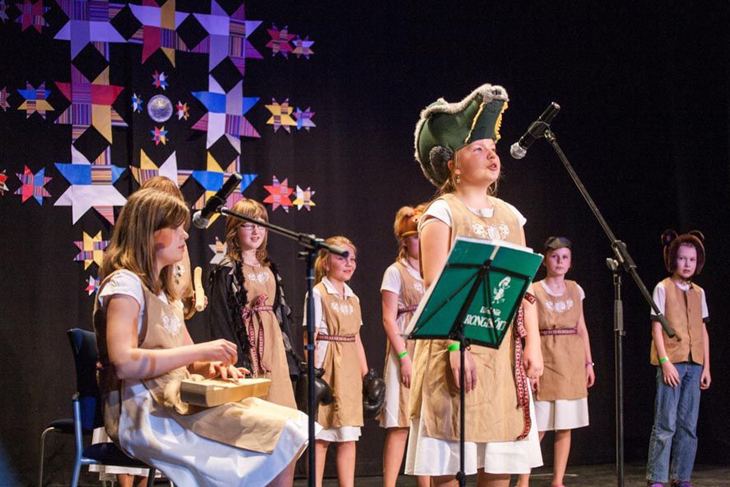 17. aprillil on Türil jälle koolinoorte festival «Regilaul uues kuues», millele Järvamaa pärandi sihtkapital andis stipendiumi. Tänavune festival on juba kümnes (pilt tehtud 2013. aastal).