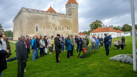 Ajalookonverents tekitas publikus pingeid
