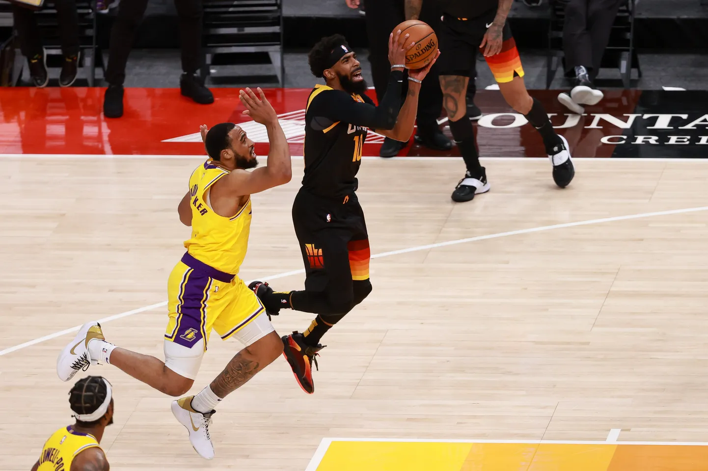 Mike Conley (viskel) on kahe viimase mängu peale kokku tabanud üheksa kaugviset.