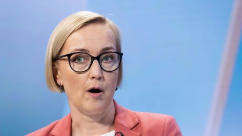 OTSE POSTIMEHEST ⟩ Kristina Kallas: kõigepealt peavad ministrid kärpima hakkama