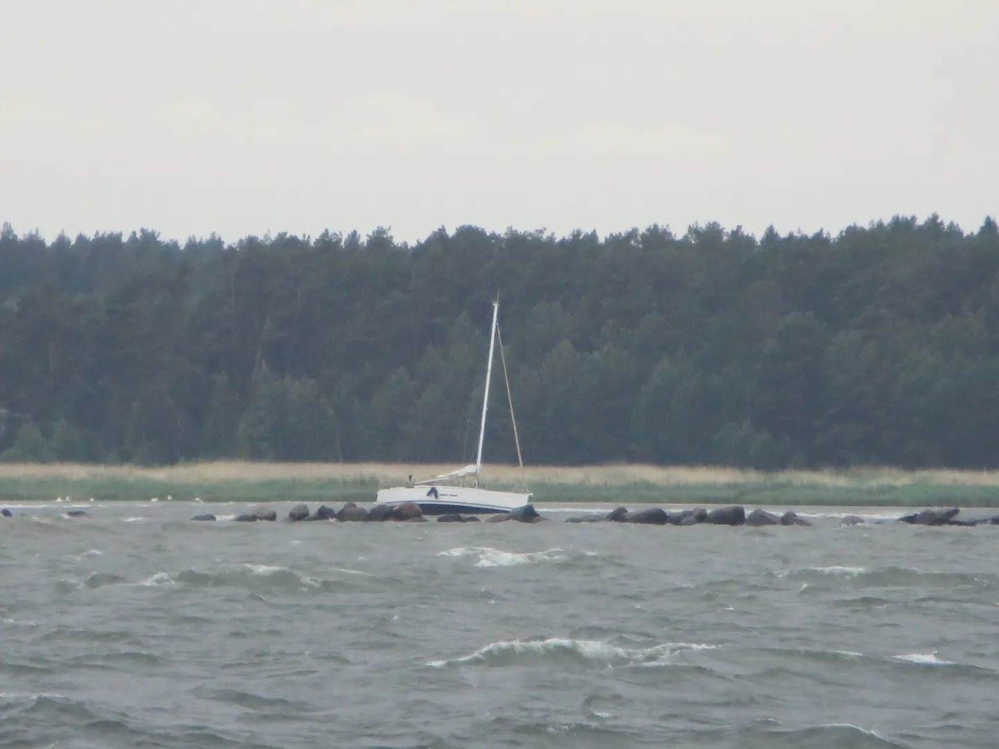 Финская яхта, потерпевшая бедствие у порта Верги.