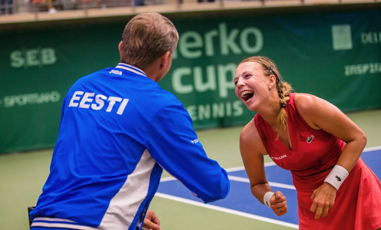 Tondi tennisekeskuses toimub Eesti-Läti maavõistlust, kus muuhulgas astus publiku ette ka naiste esireket Anett Kontaveit.