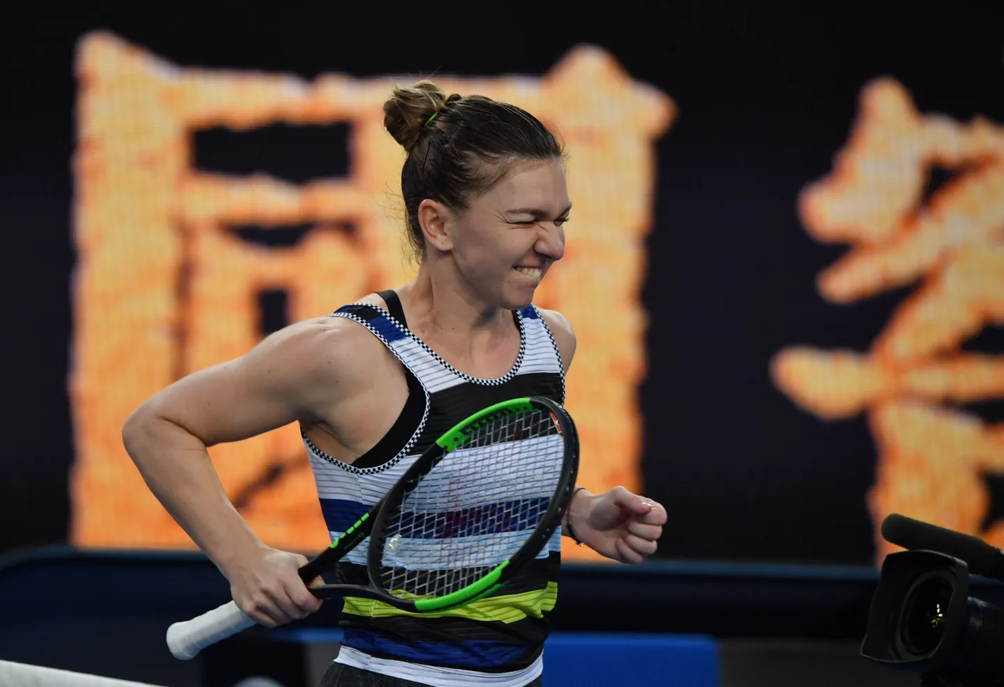 Maailma esireket Simona Halep tegi Austraalia lahtiste tennisemeistrivõistluste kolmandas ringis endise maailma esitennisisti Venus Williamsi vastu sotid kiirelt selgeks. Kas rumeenlanna saab võiduemotsiooni väljendada ka pärast Serena Williamsiga kohtumist?