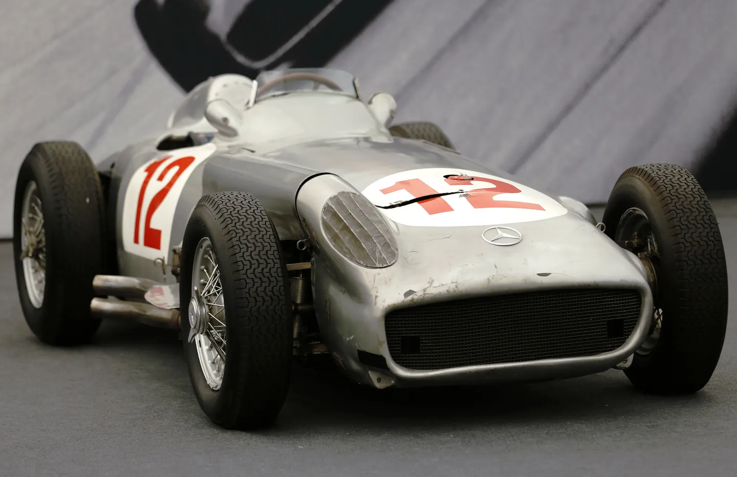 Juan Manuel Fangio võidukas Mercedes.