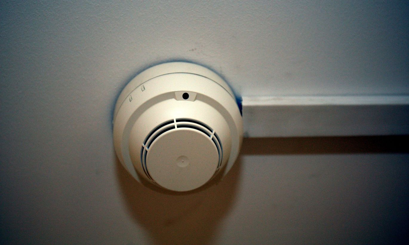 датчик задымленности помещения. автономный пожарный извещатель (адпи). датчик дыма zdk smoke. датчики задымленности конструкция,. датчик задымленности помещения.