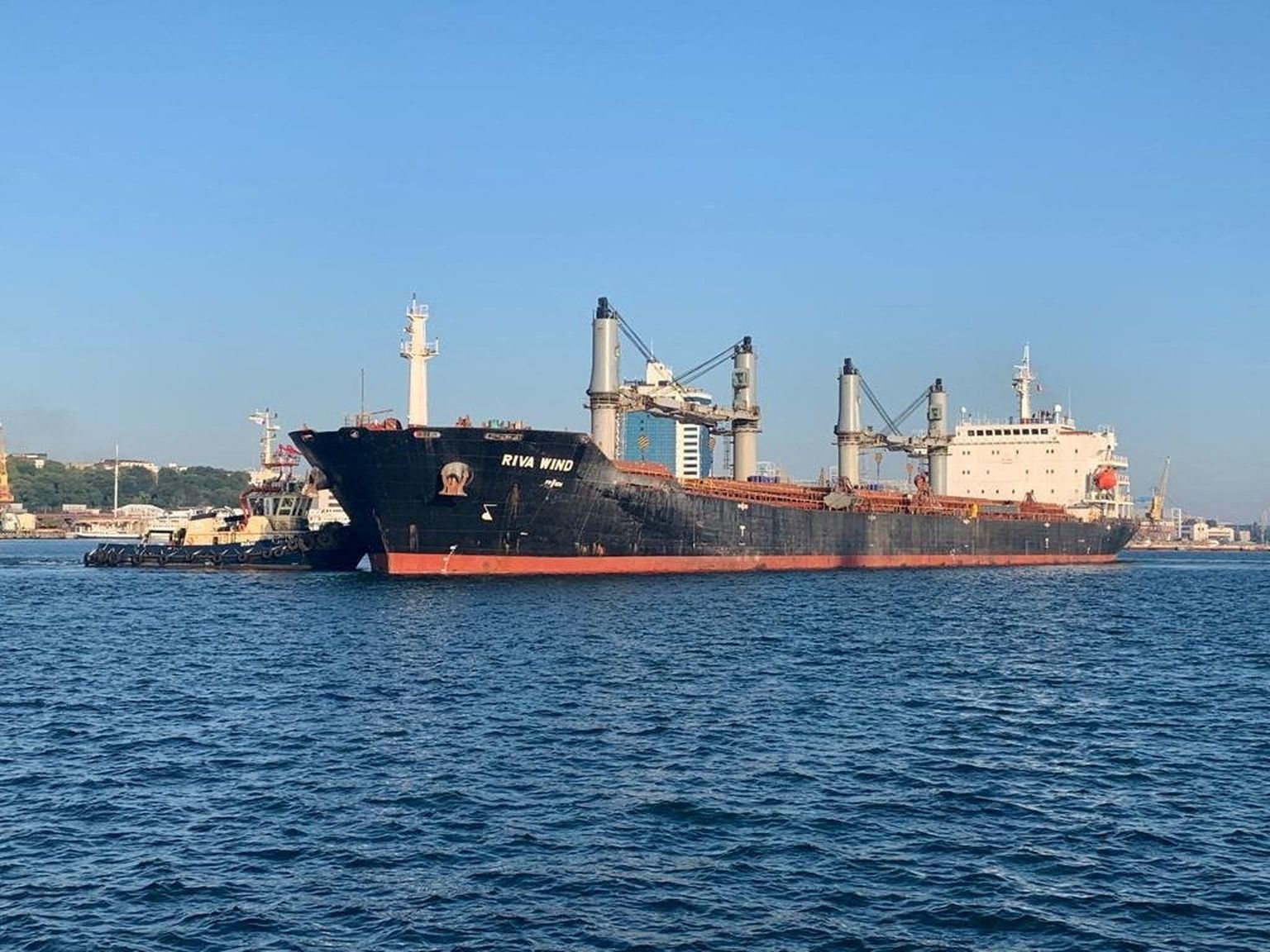 Kuģis "Riva Wind" ar vairāk nekā 100 000 tonnu kukurūzas ceļā uz Turciju.
